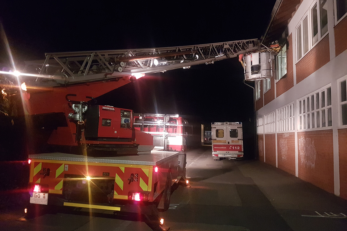 Gemeinsame Übung: Die ASB-Rettungswache Dransfeld übte zusammen mit der Freiwilligen Feuerwehr Dransfeld die Bergung von Personen mit der Drehleiter.